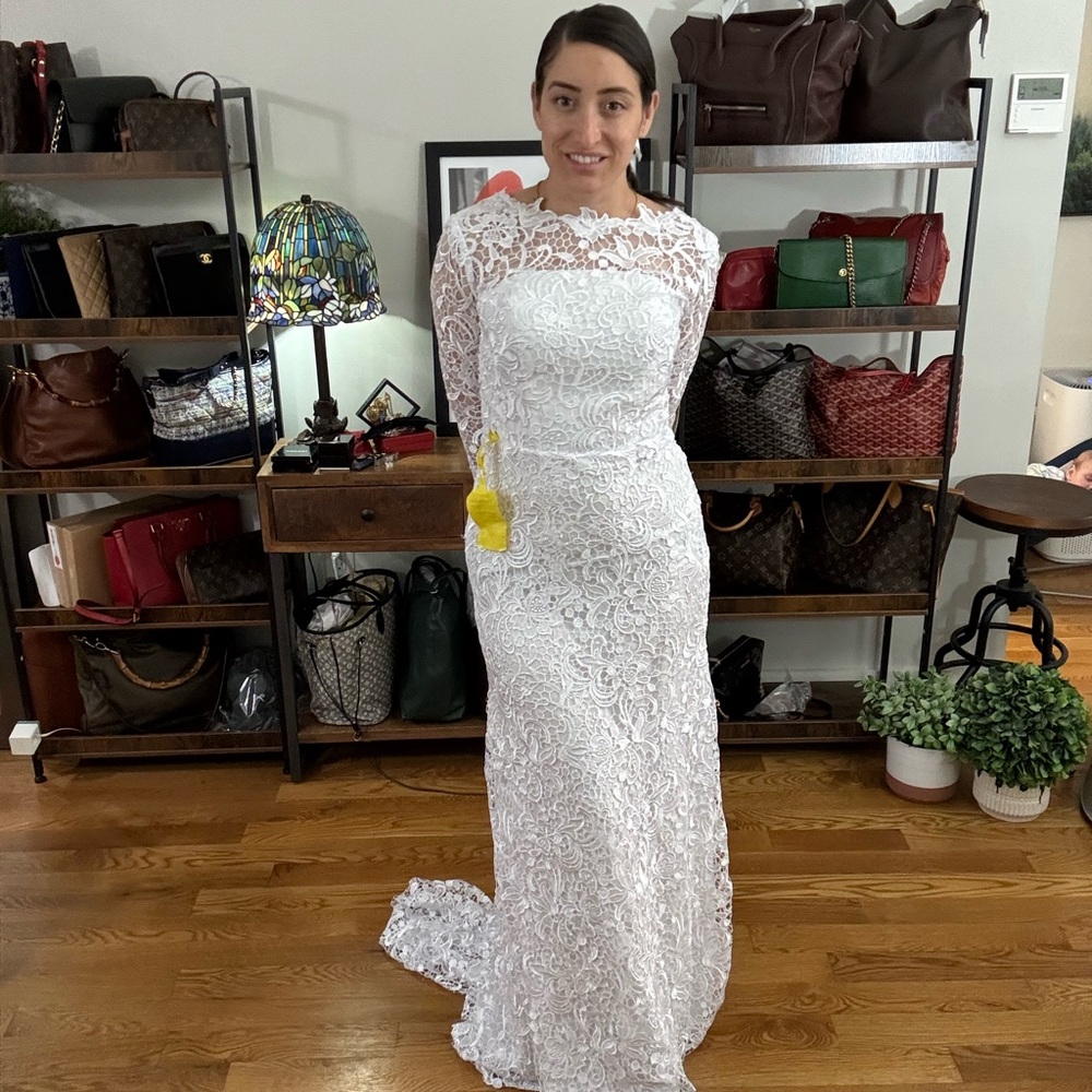 Elegant White Lace Wedding Dress